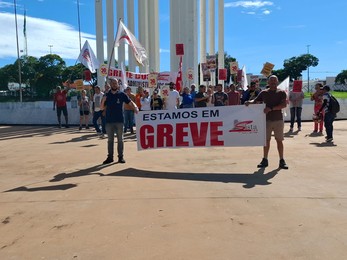 SISTA-MS ocupa o campus da UFMS e denuncia descumprimento de acordo de greve