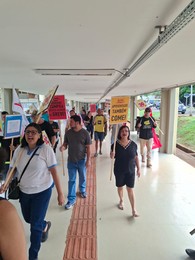 SISTA-MS realiza caminhada pela UFMS em defesa dos Técnicos-Administrativos