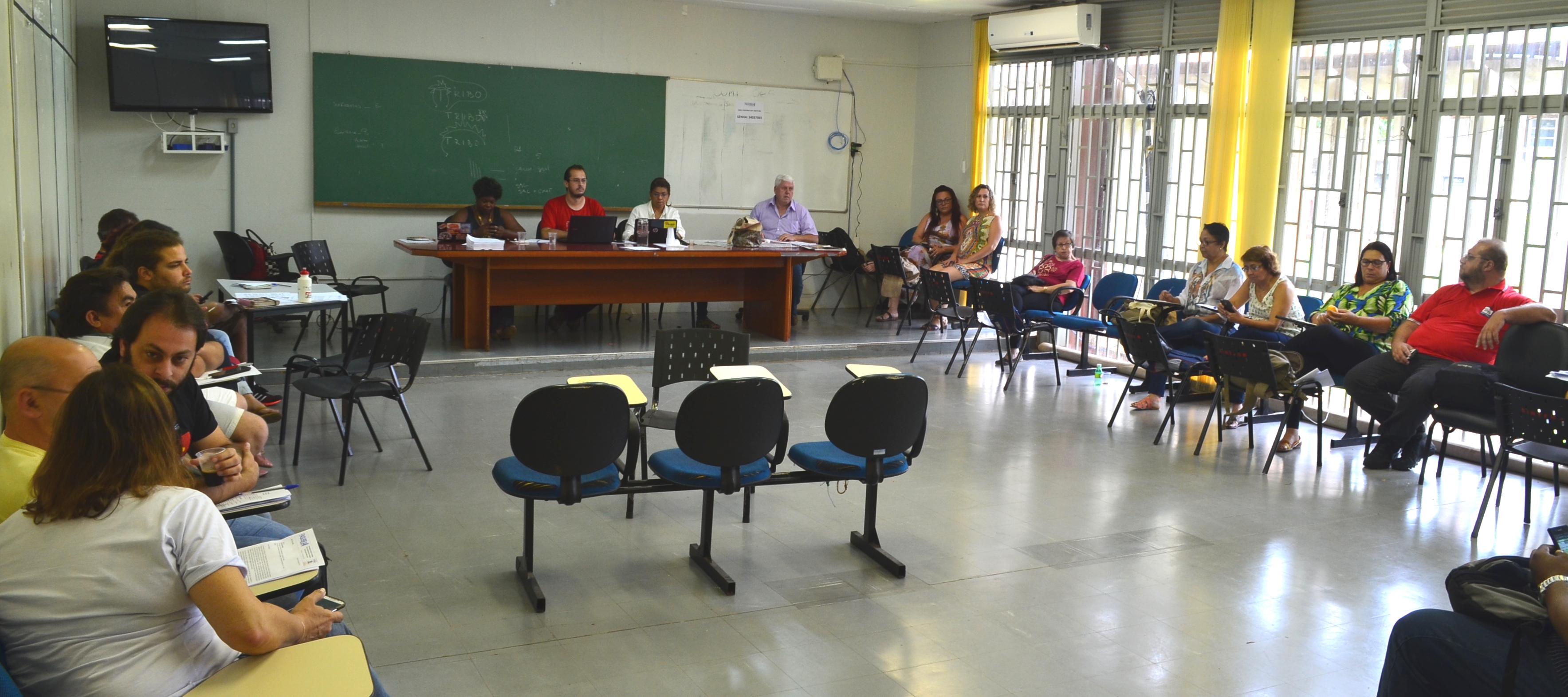 Temas como avaliação do momento político e questões relacionadas ao aprimoramento da carreira estão sendo analisados pelos coordenadores