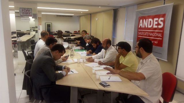 Também foi apresentada Nota Técnica do Coletivo Nacional de Advogados de Servidores Públicos (CNASP) sobre a decisão