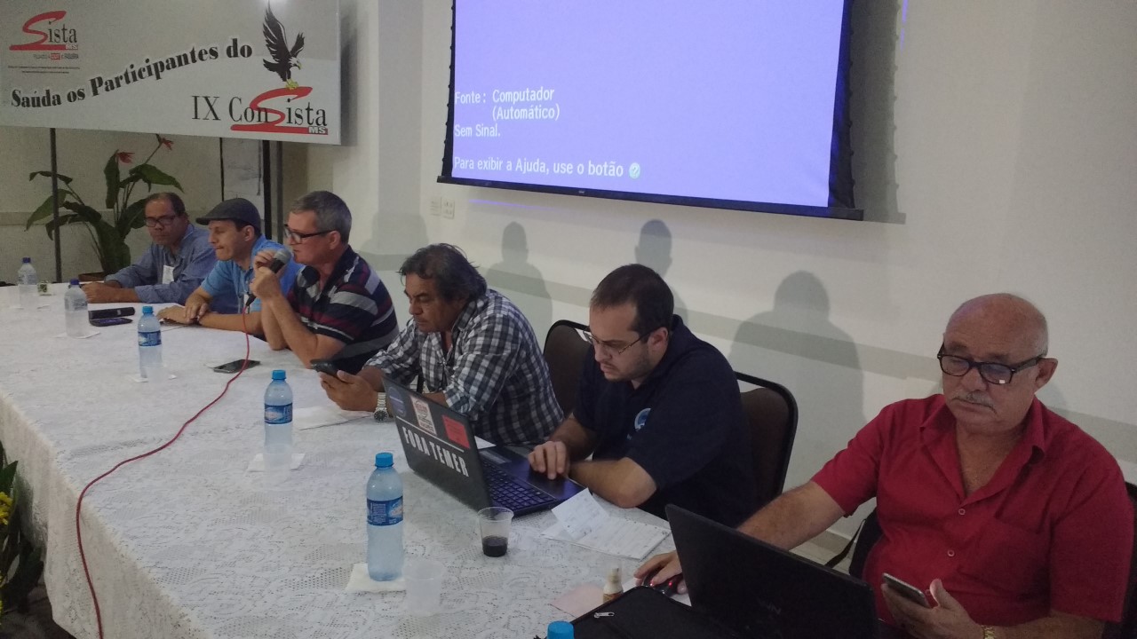 Representantes das centrais sindicais na mesa do IX Consista