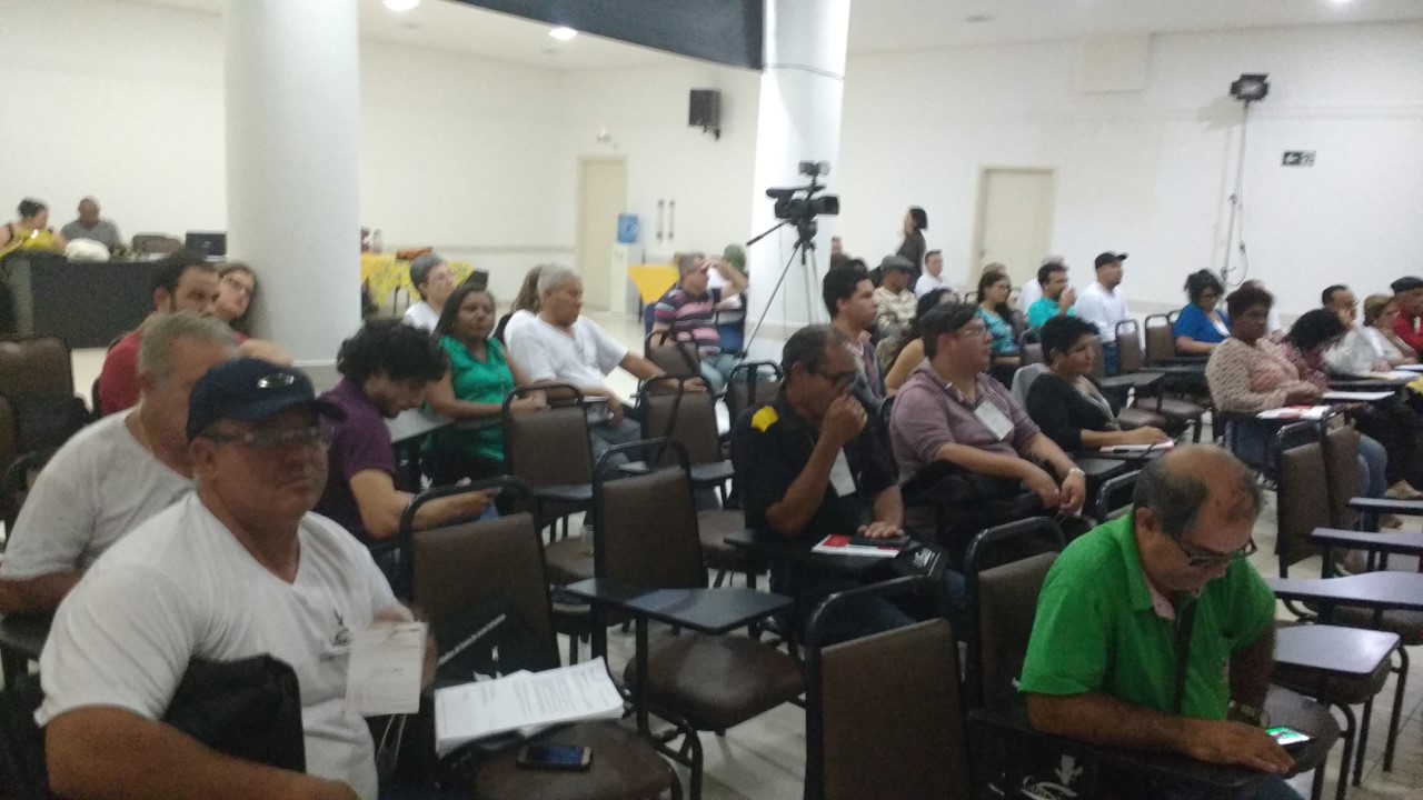 Atenção da plenária do congresso na palestra sobre a carreira