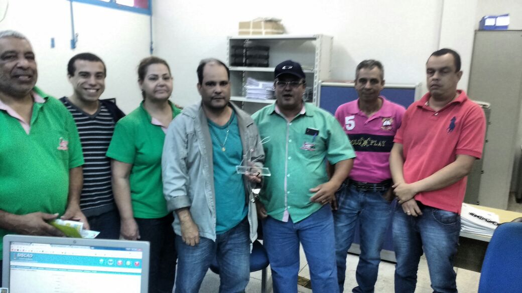 Com filiados/as e homenageados/as em Três Lagoas