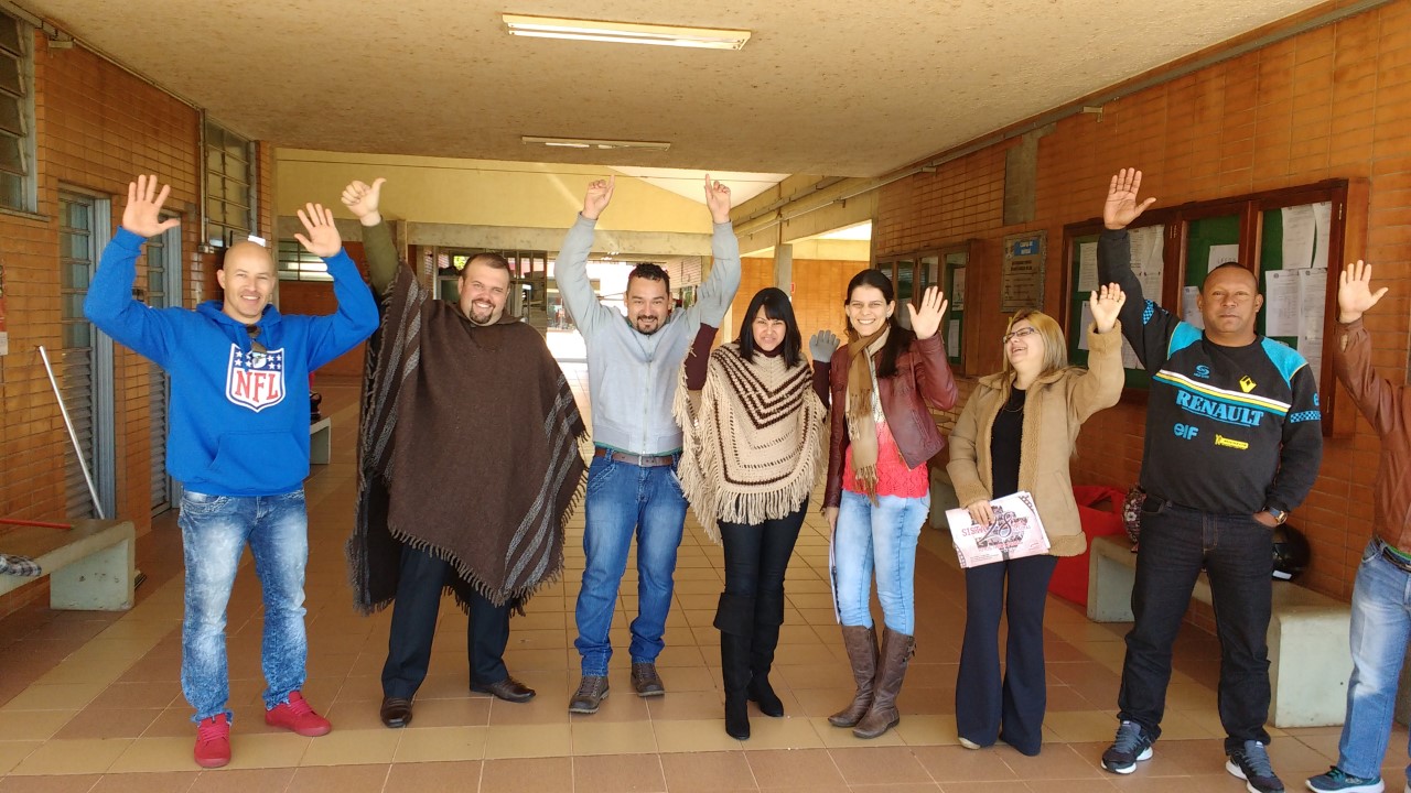 Dirigentes e trabalhadores/as na unidade de Naviraí